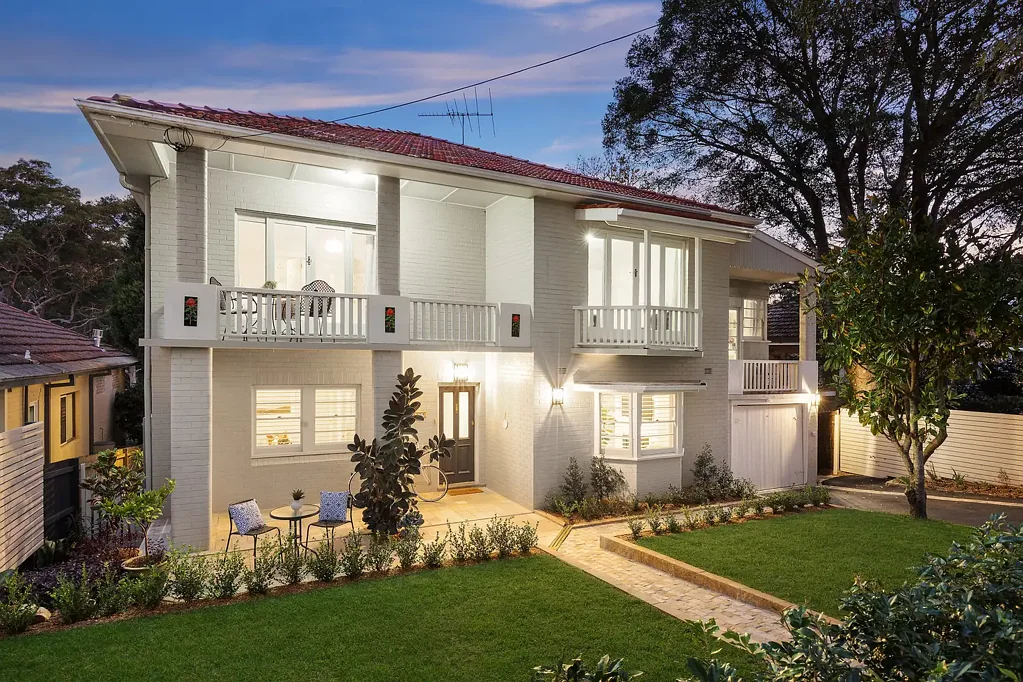 Beecroft 4બેડરૂમ Stylish family residence on expansive parcel
