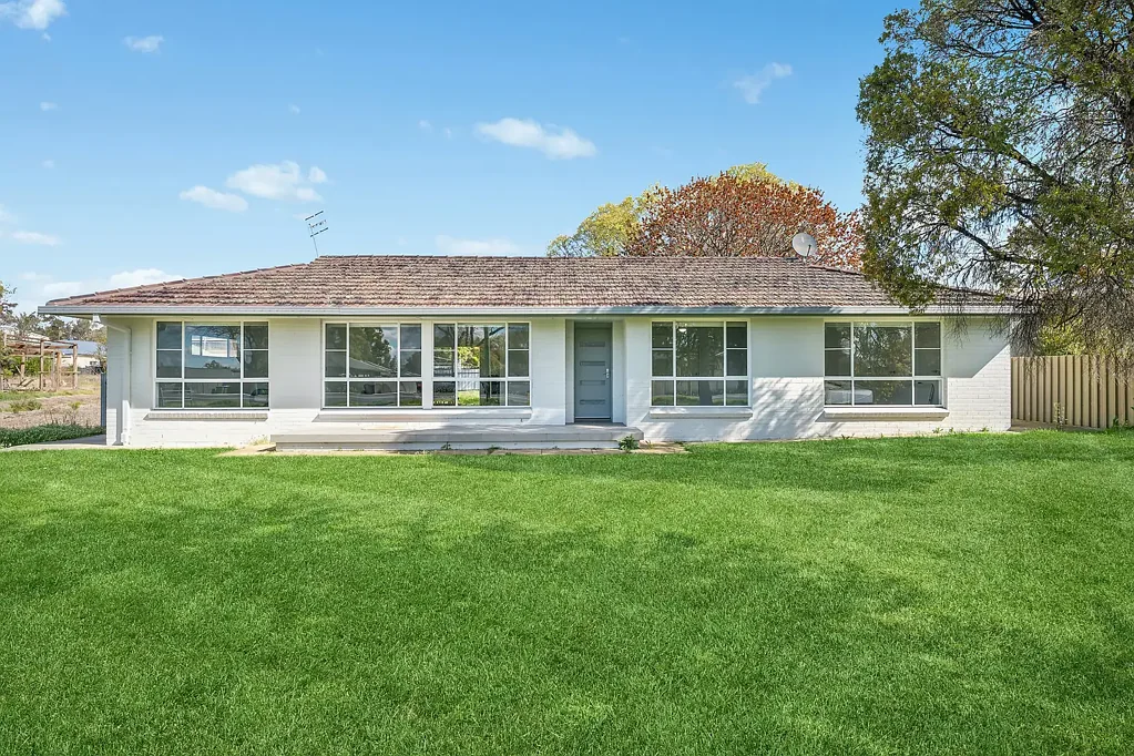 Mudgee 4 Slaapkamer High-Profile Highway Frontage – Live, Invest or Trade