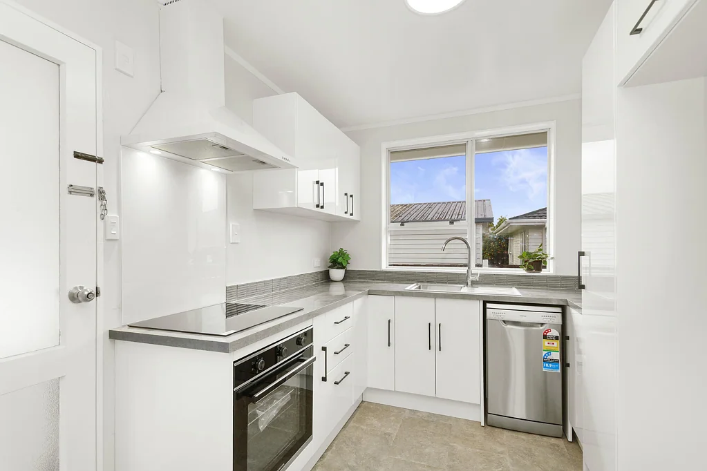 Totara Park 2房  Like New in Totara Park