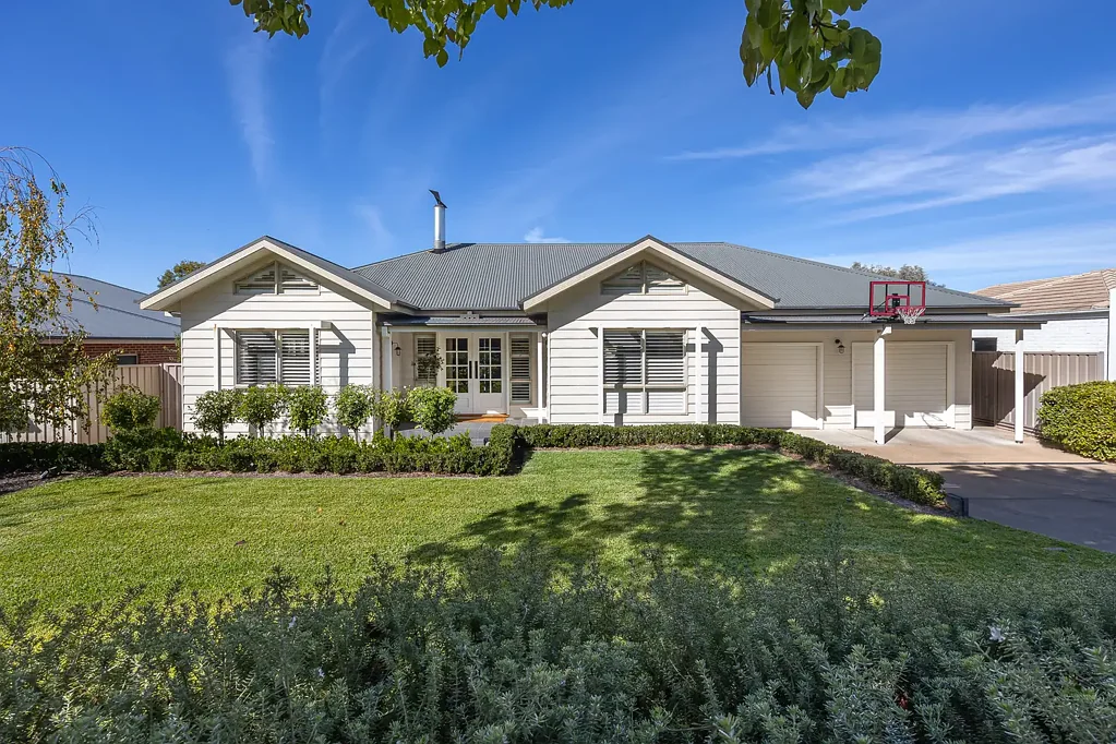 6 Hamersley Place, Tatton, NSW 2650
