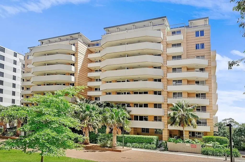 18/4-10 Pound Road, Hornsby, NSW 2077