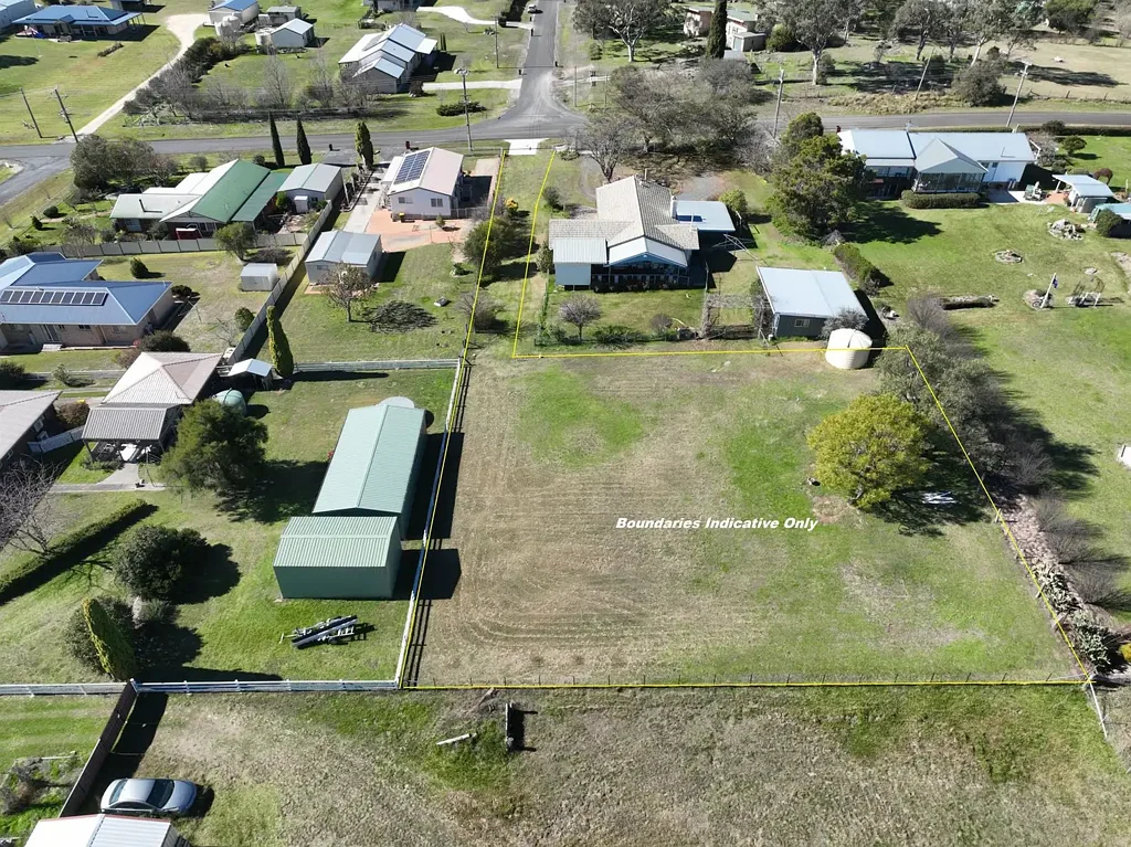 Tenterfield  Block with views!!