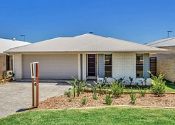 24 Whitehorse Road, Dakabin