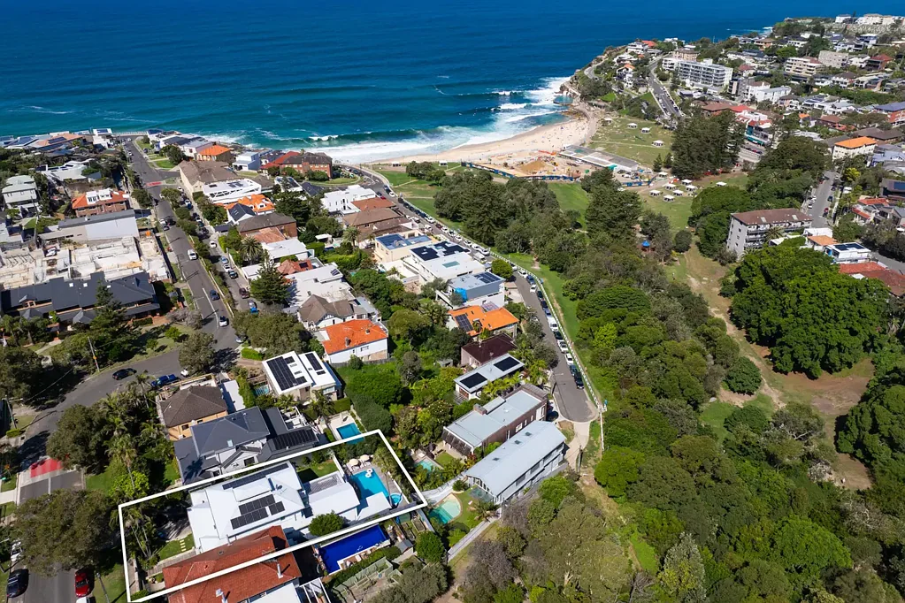 Bronte 6房 当代海岸豪华住宅 730sqm广阔地块 无遮挡峡谷至海景 朝北私密 厨师厨房混凝土岛台 度假泳池工作室 The Ultimate Beach House – Luxury And Space Above Bronte Gully