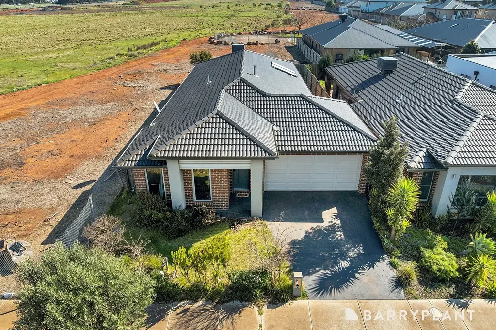 Aintree 4房 Woodlea 中心区域的现代家庭生活 Modern Family Living in the Heart of Woodlea
