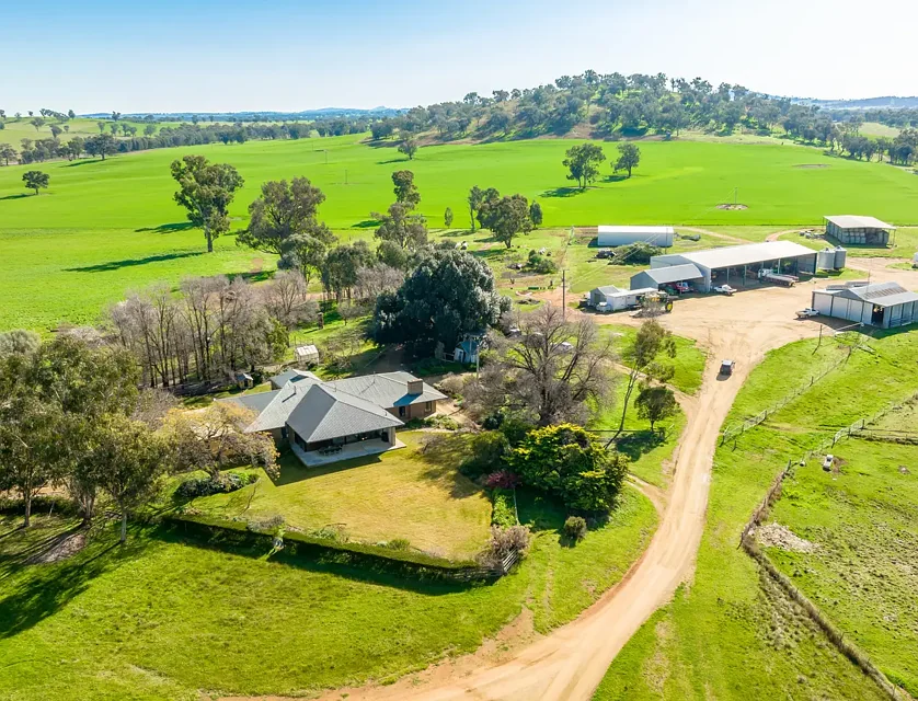 DUNOON – Holbrook, Culcairn, NSW 2660, 5 Kuwarto, 2 Banyo, Lifestyle Property