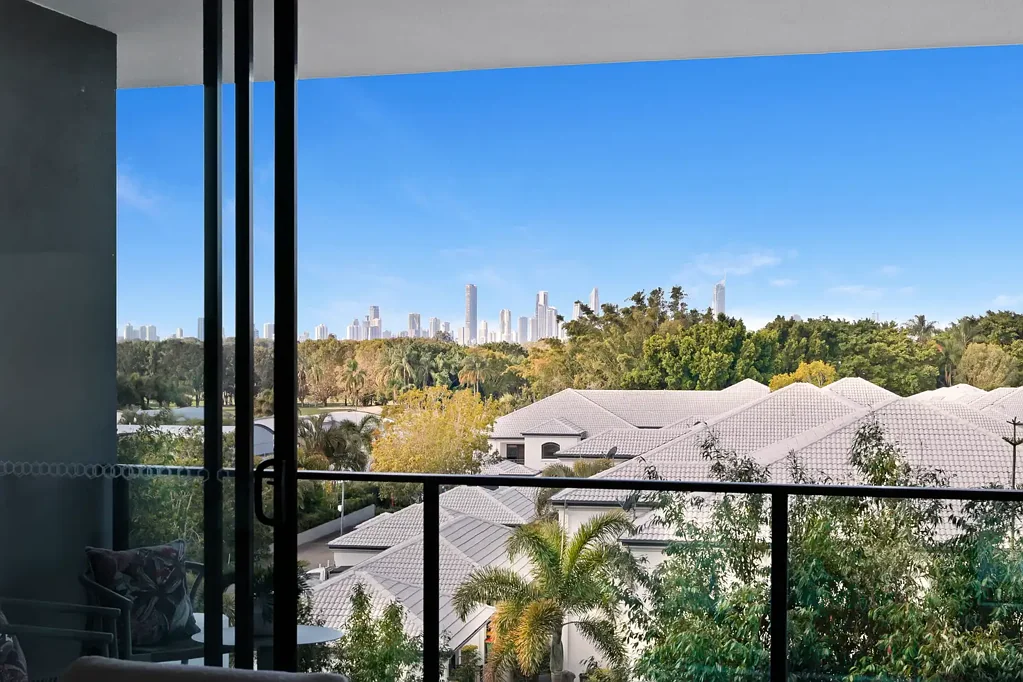 Carrara 2Zimmer Elevated Apartment Living with Iconic Skyline Views
