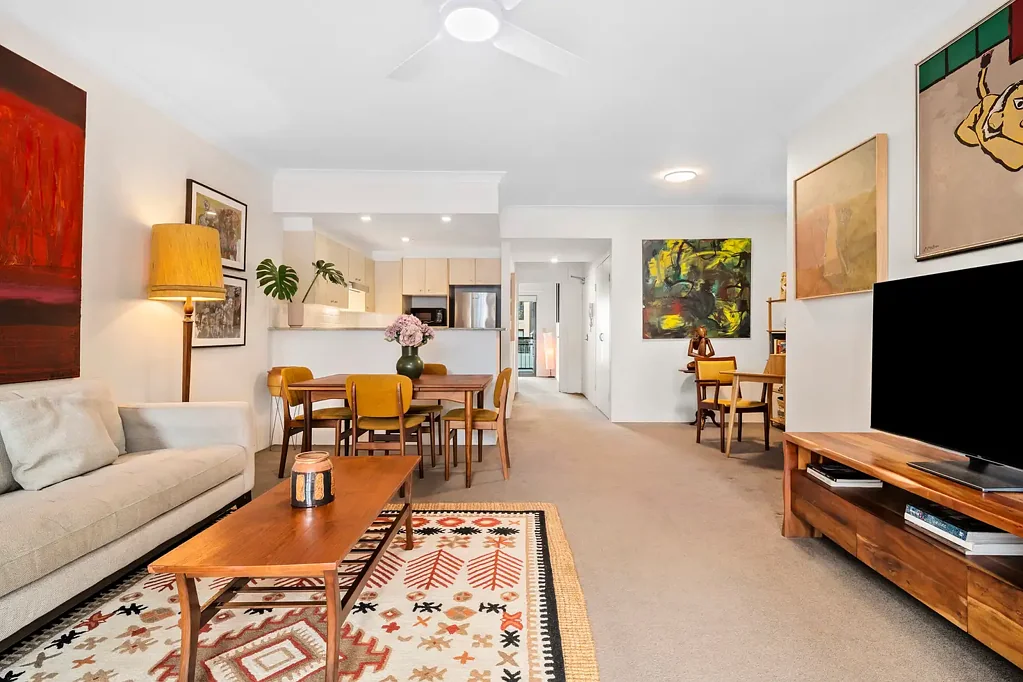 Annandale 1 Slaapkamer North facing oversized one-bedroom apartment in renowned Piano Factory