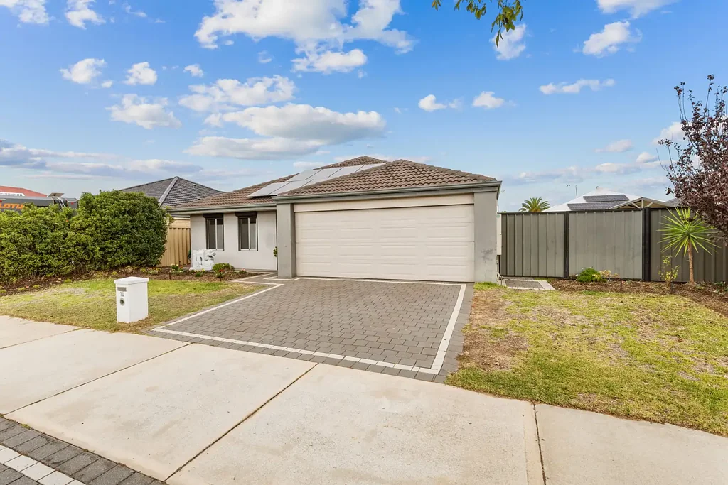10 Lowerhall Gardens, Southern River, WA 6110