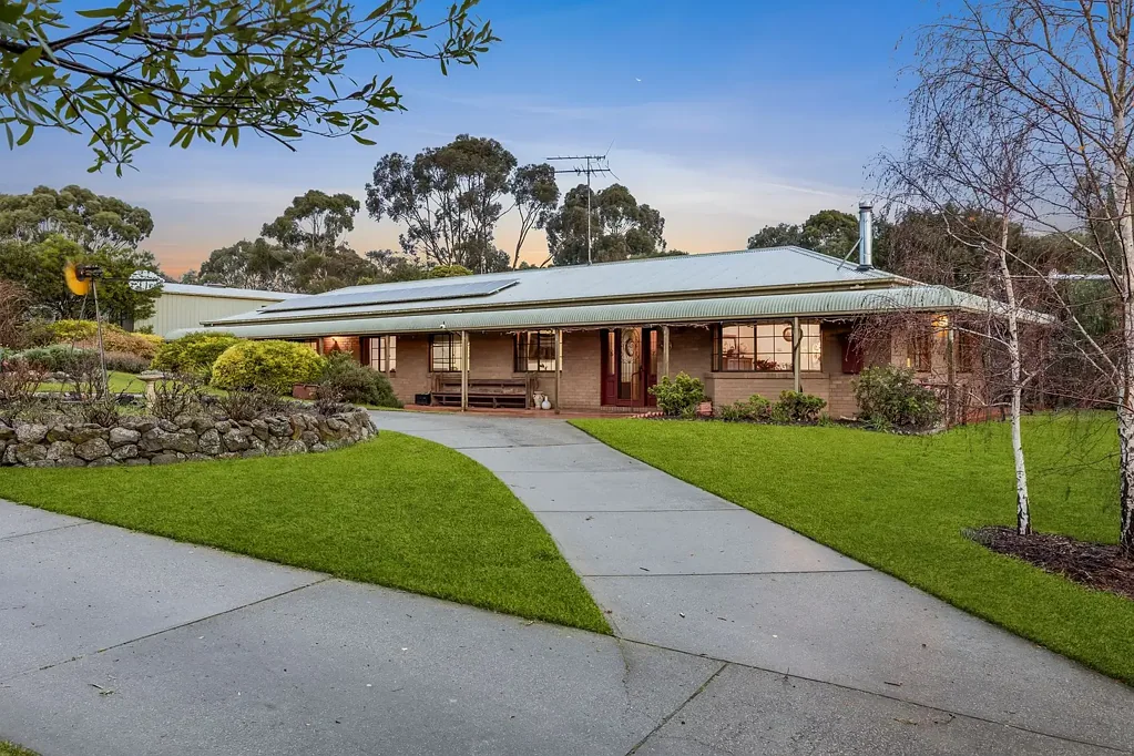 Drysdale 5ਬੈੱਡਰੂਮ One-Acre Estate of Family Space & Timeless Charm