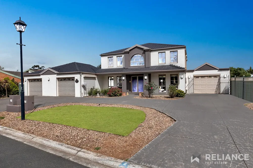 4 Eppalock Circuit, Caroline Springs, VIC 3023