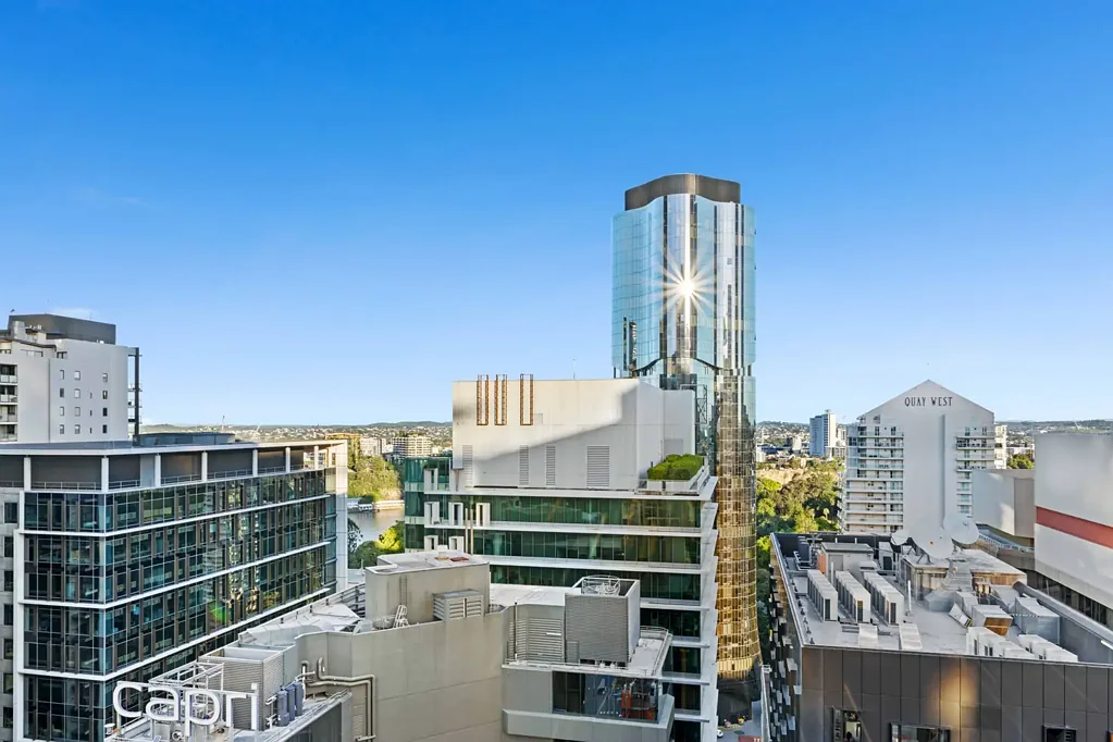 Brisbane City 1कमरा Spacious One Bedroom withSeparate Study in Sought After Location