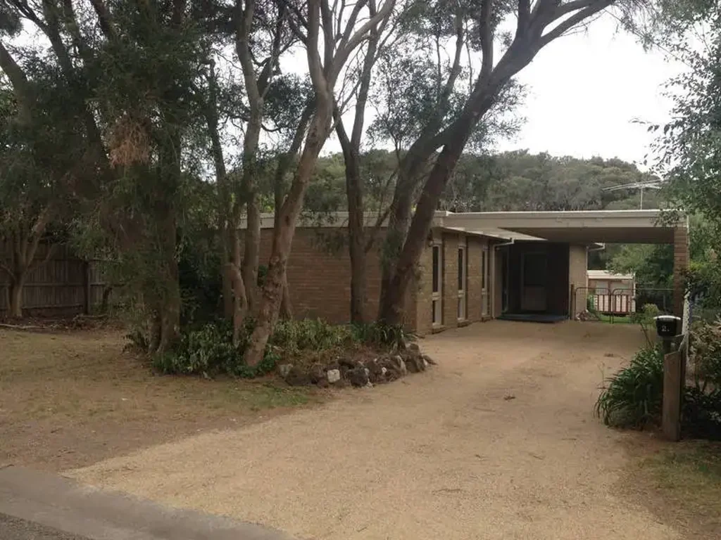Neat & Comfortable Family Home in a Convenient Rye Location