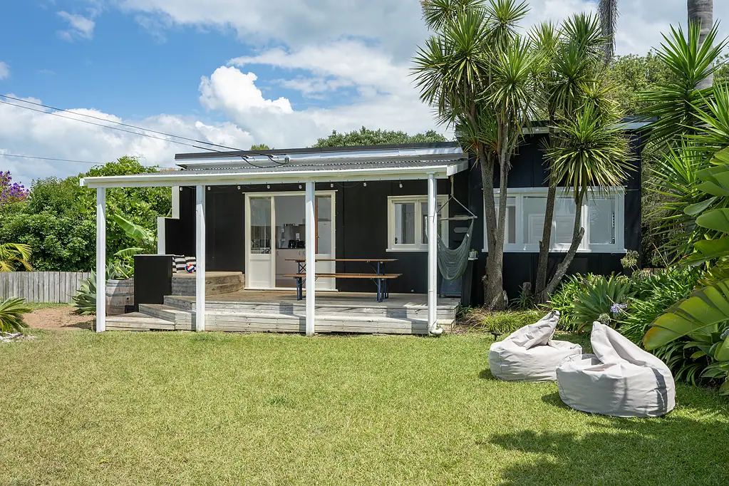 5 Manuka Road, Oneroa, Waiheke Island, Auckland