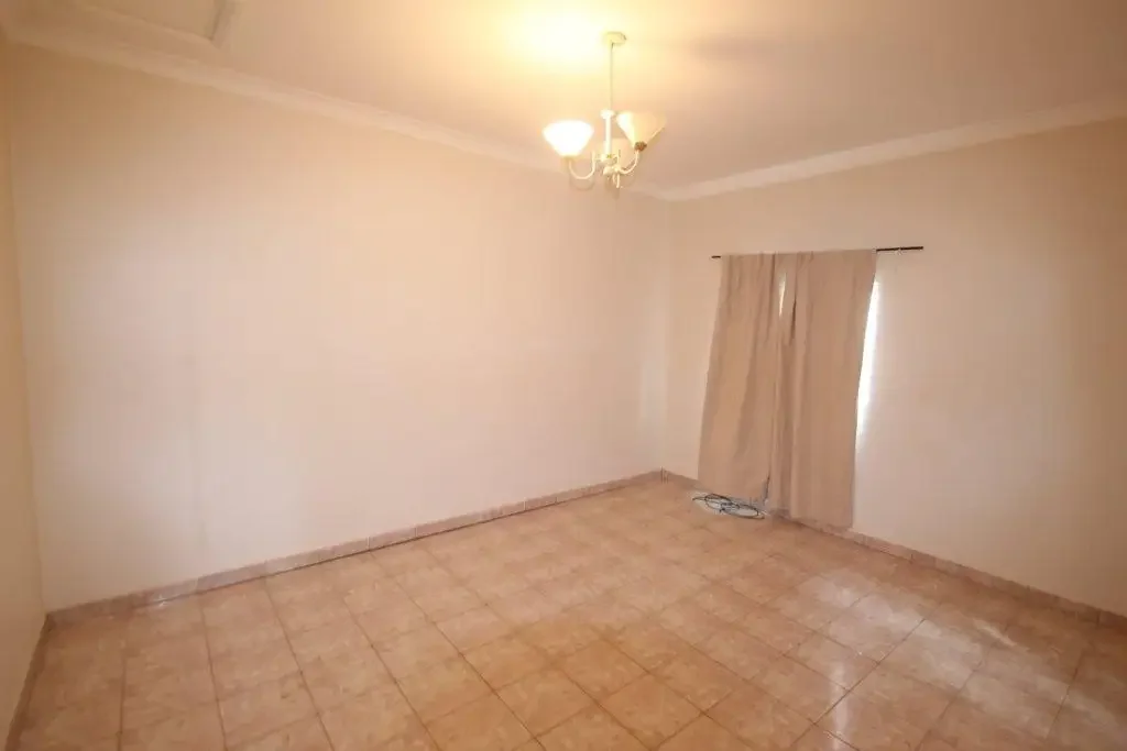 Single bedroom half house