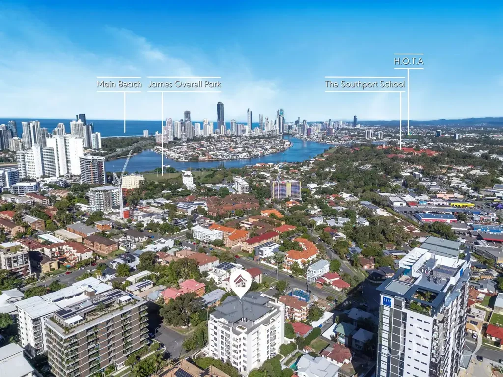 Southport 2Kwarto Effortless Apartment Living in the Heart of Southport