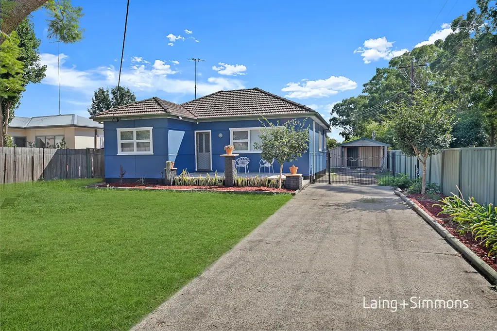 Kingswood 4Kwarto R3 Zoned corner block with future development opportunities
