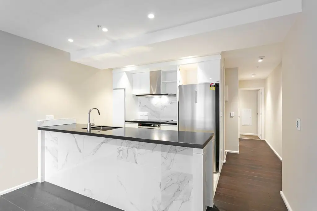 UNFURNISHED!!! Two-bedroom, Two bathroom on SP...