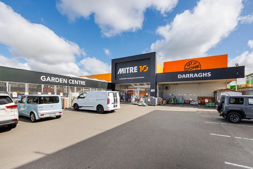 Feilding Prime location - For Lease