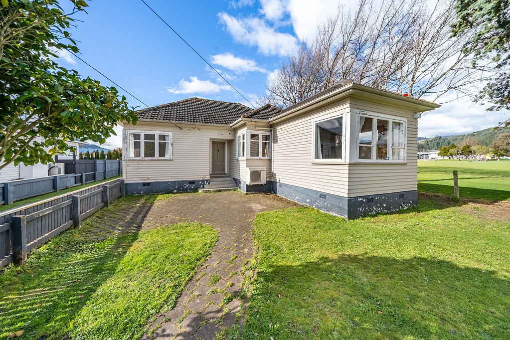 Trentham 4Zimmer Restore, Renovate, Reimagine!