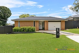 2 Barker Close, Camden South