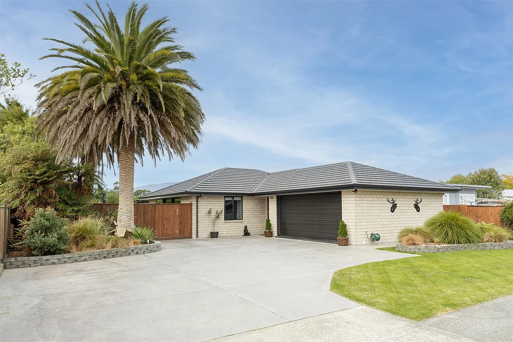 Westport 4બેડરૂમ Contemporary four-bedroom family home