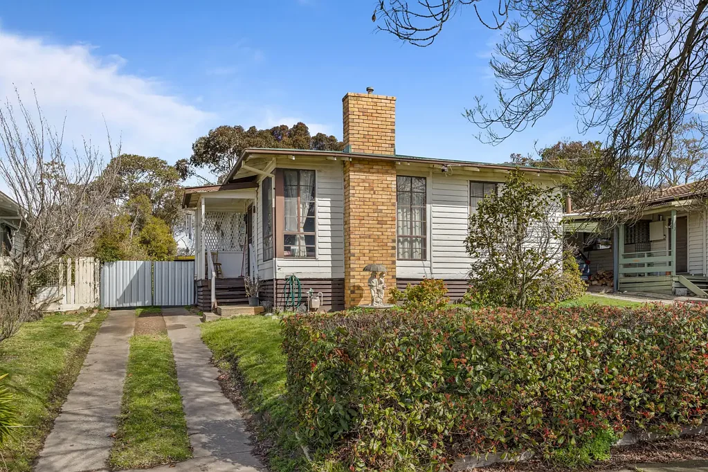 Ararat 3 Bedroom Packed with Potential!