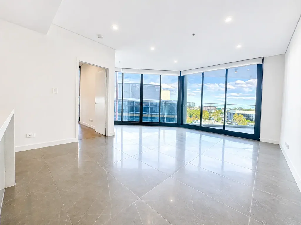 PRIME LOCATION | NORTH-EAST FACING