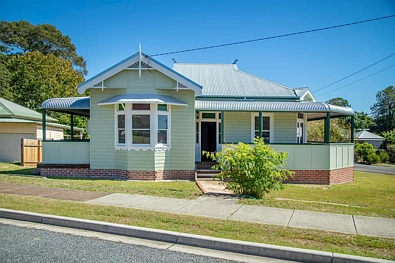 Wingham 3房  A Charming Family Home