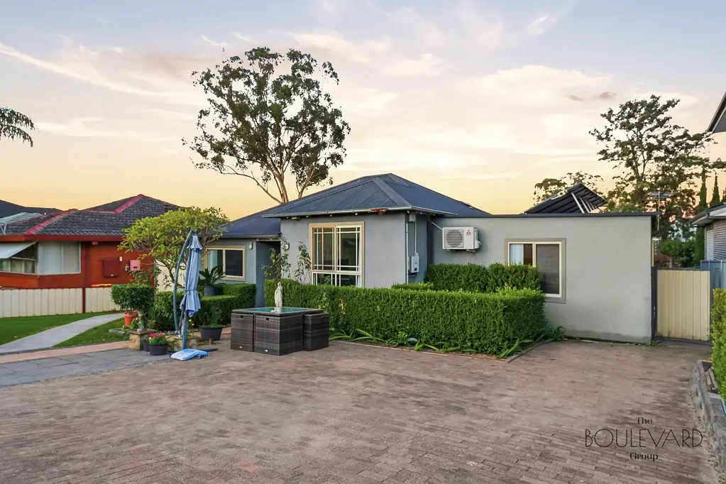 Greystanes 5Habitaciones Council Approved Plans + Duplex Potential (STCA) – Build, Invest or Develop on a Rare 689sqm Parcel