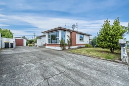 18 Dunbeath Crescent, Kew