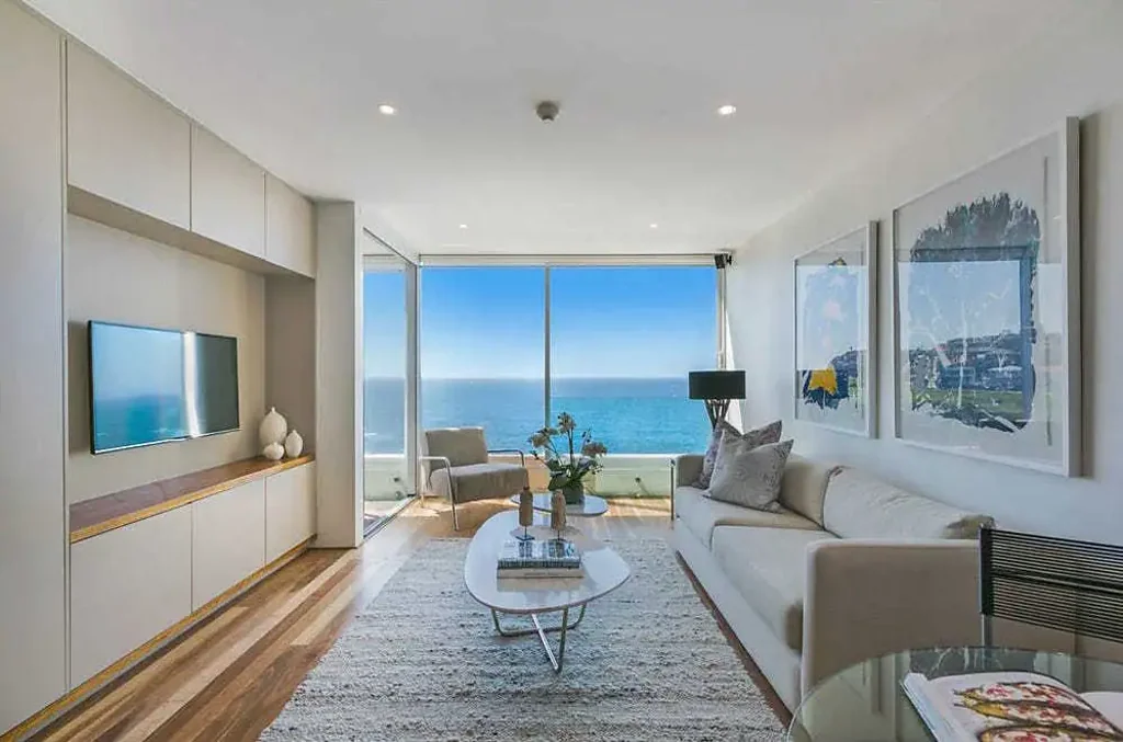 'Vaucluse Waters' Luxurious Apartment with Uninterrupted Ocean Views + Parking