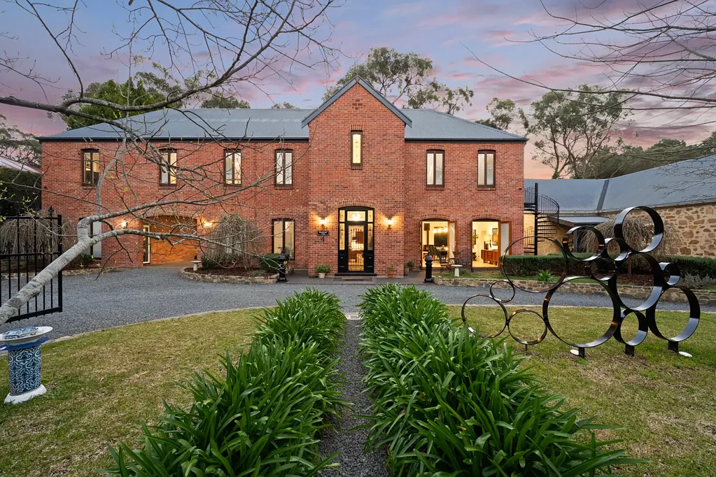 Aldgate 6침실 Bandicoot Lodge | A Landmark Aldgate Estate | 583m² of Living, Historic Church & Guest House