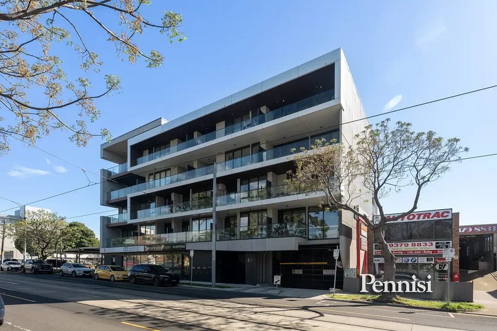 Essendon North 2Zimmer Private Sale - Proudly Offered by Pennisi