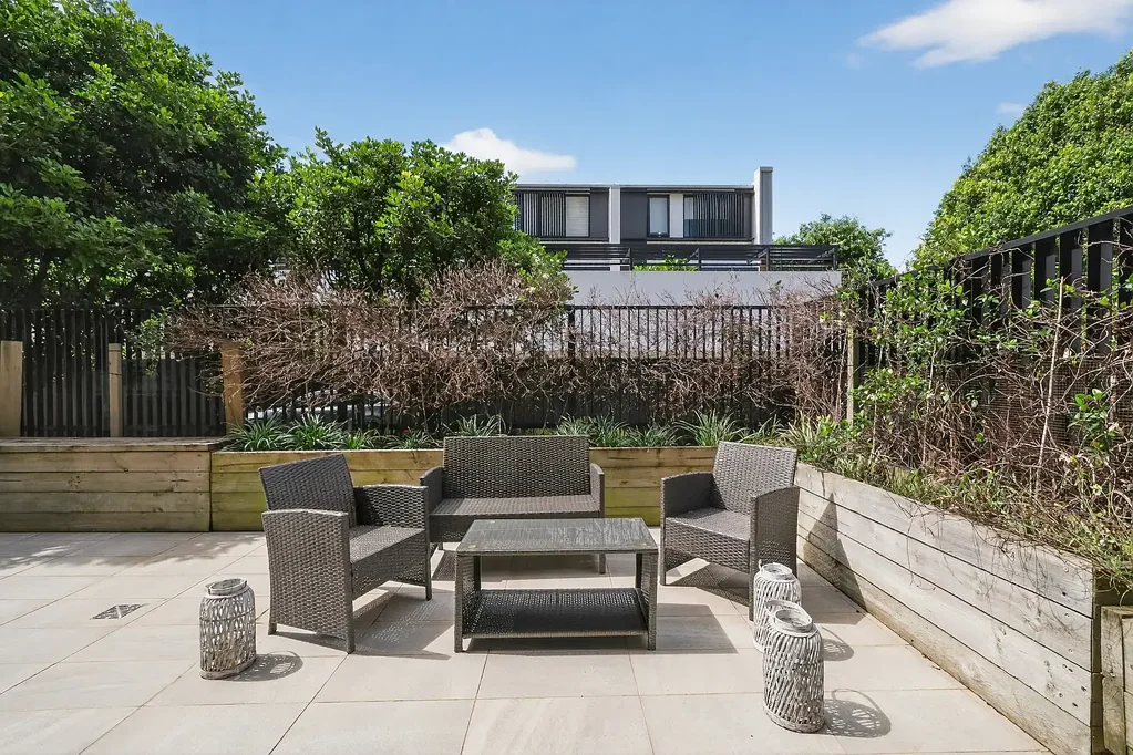 Botany 1Zimmer EXCHANGED 17th APRIL! ONLY 2 WEEKS in the market
Oversized Courtyard Apartment with Car space in "Tailors Walk"