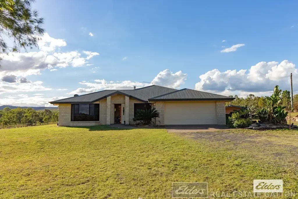 MODERN 4 BEDROOM BRICK HOME IN ADARE