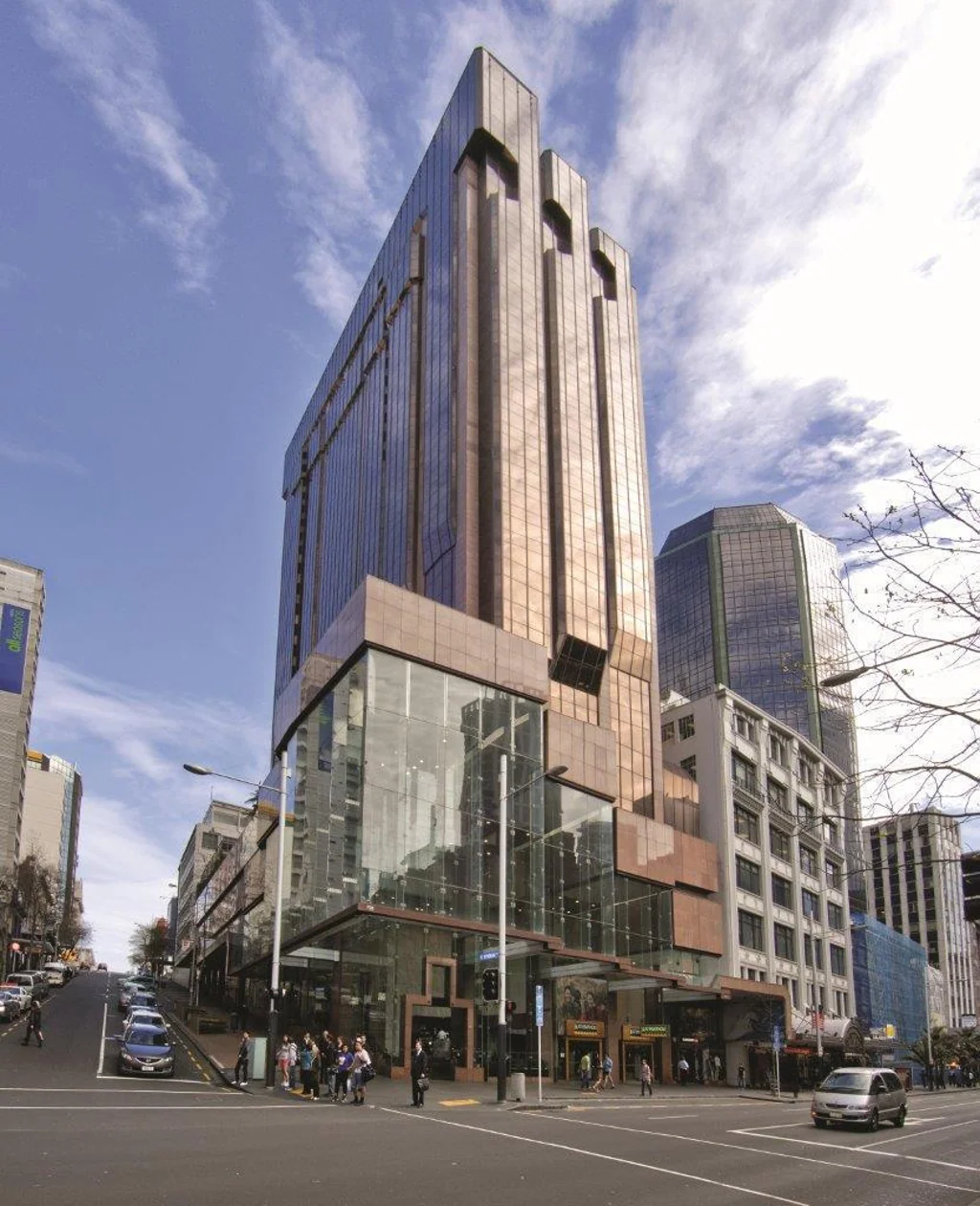 Auckland Central Iconic Queen Street Tower