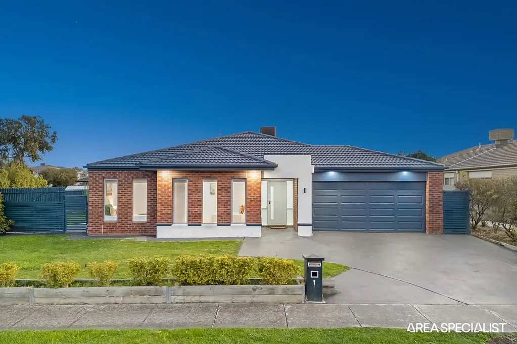 Premium Family Living in the Prestigious Mornington Estate