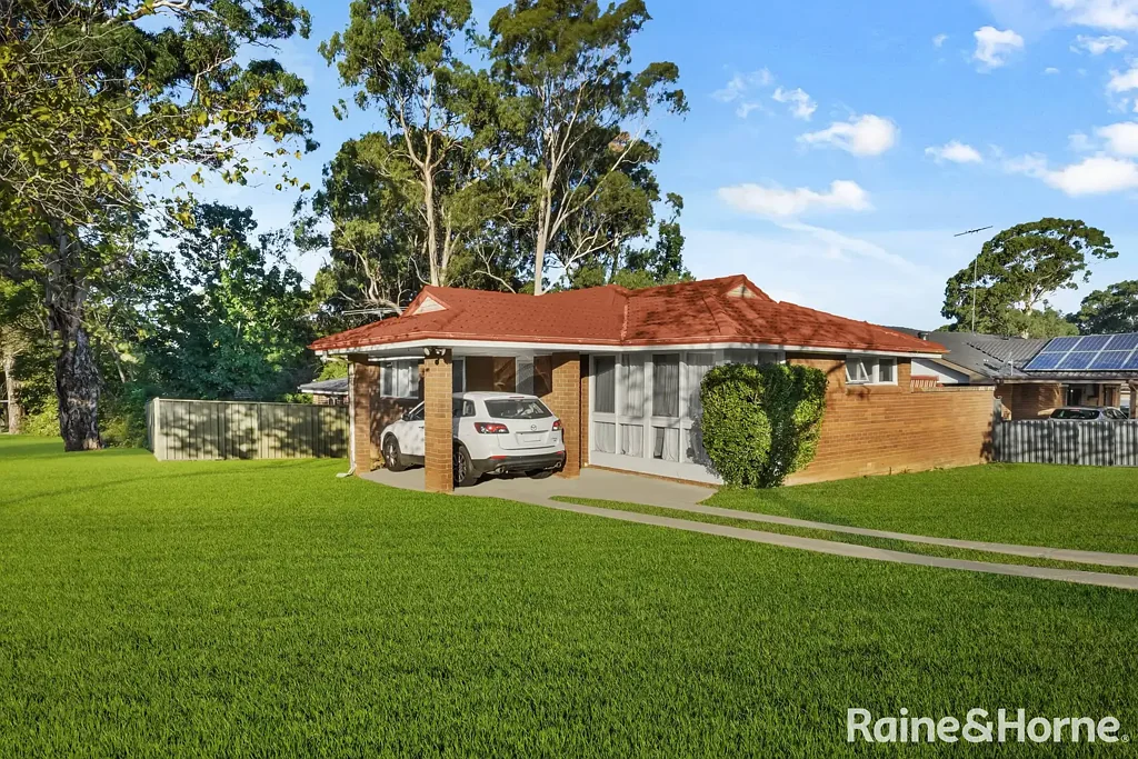 CHARMING FAMILY HOME FOR LEASE IN INGLEBURN !!!
