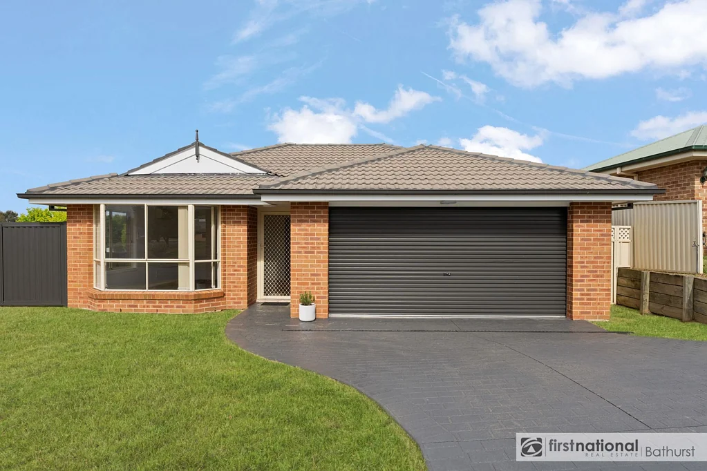 2 Oaklands Drive, Llanarth, NSW 2795