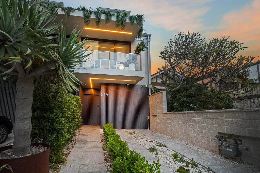 Randwick 4 Bedroom Luxurious Torrens Title Home On The Coogee Border
