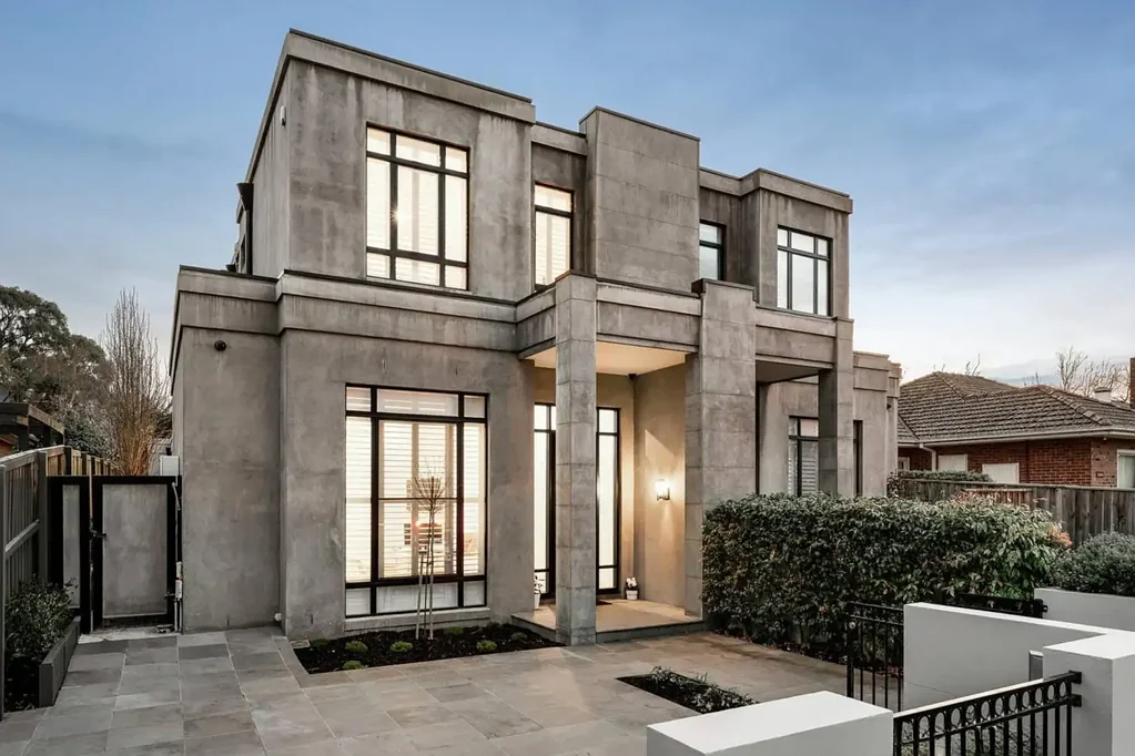 Malvern East 5房  Striking Executive Residence in the Heart of Malvern East - The Ultimate Entertainer