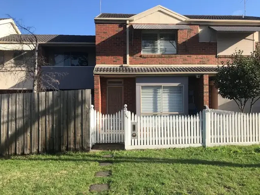 Preston 3ห้องนอน Well Maintained Double Storey Townhouse - Central Location!
