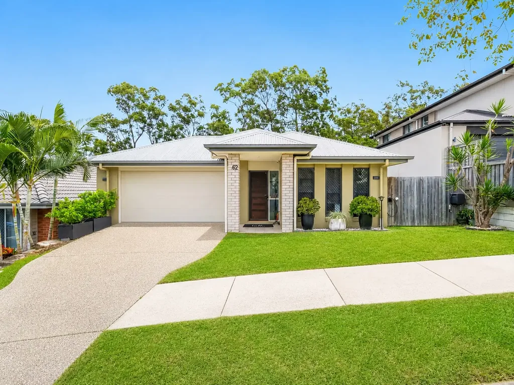 Holmview 4 Bedroom Amazing home packed with Extras & Backing Onto Bushland