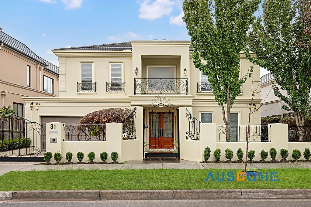 Glen Waverley 5 Bedroom Luxury Family Living in a Prestigious Glen Waverley Setting