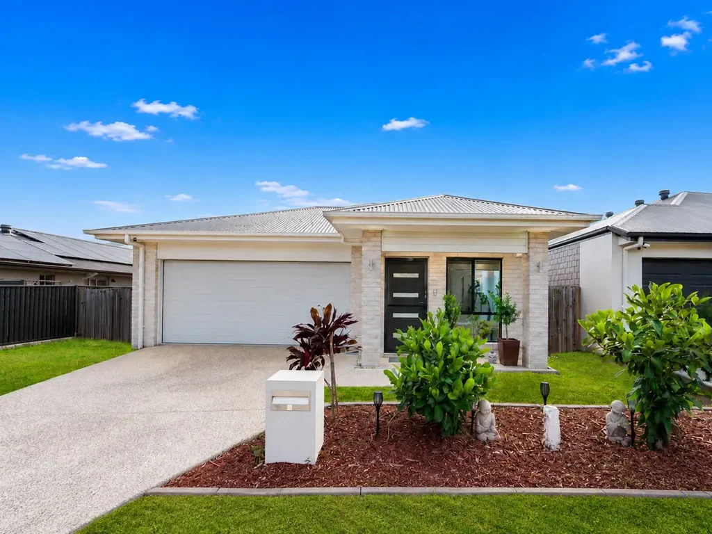 Yarrabilba 4 Slaapkamer Huge 528m2 Block - 2024 built - Perfect Family Living in Queensland's Growth Corridor