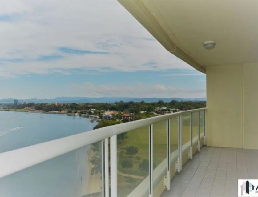 A11-3/75 Brighton Parade, Southport, Gold Coast, 2 Kuwarto, 2 Banyo, Unit