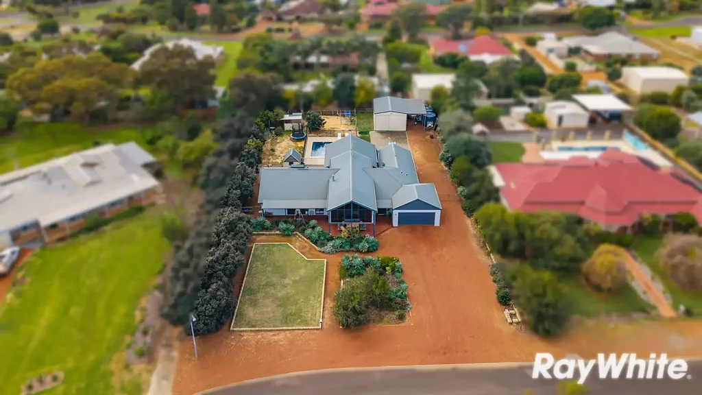 Waroona 4房  Half Acre Haven