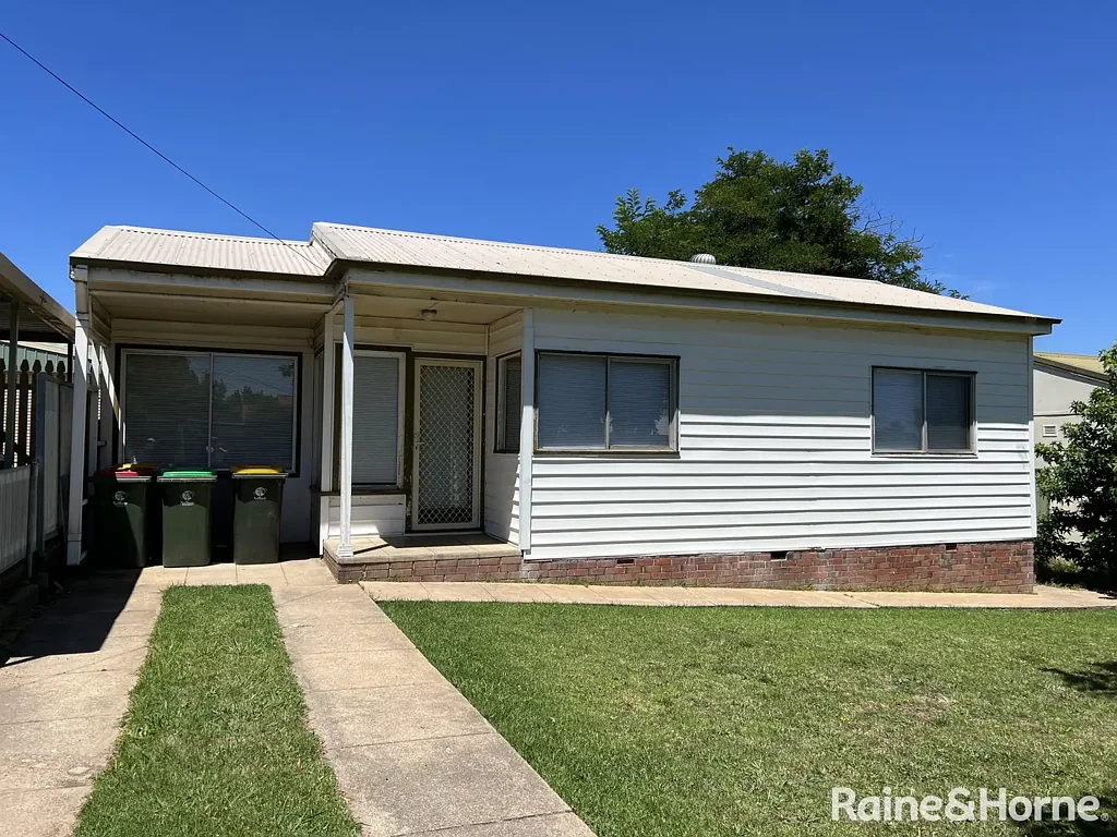 Family home in close proximity to Orange Hospital & Leewood Employment Precinct