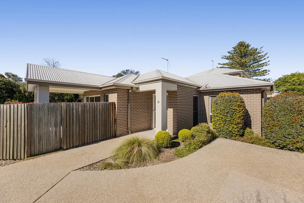Modern unit located in Harristown